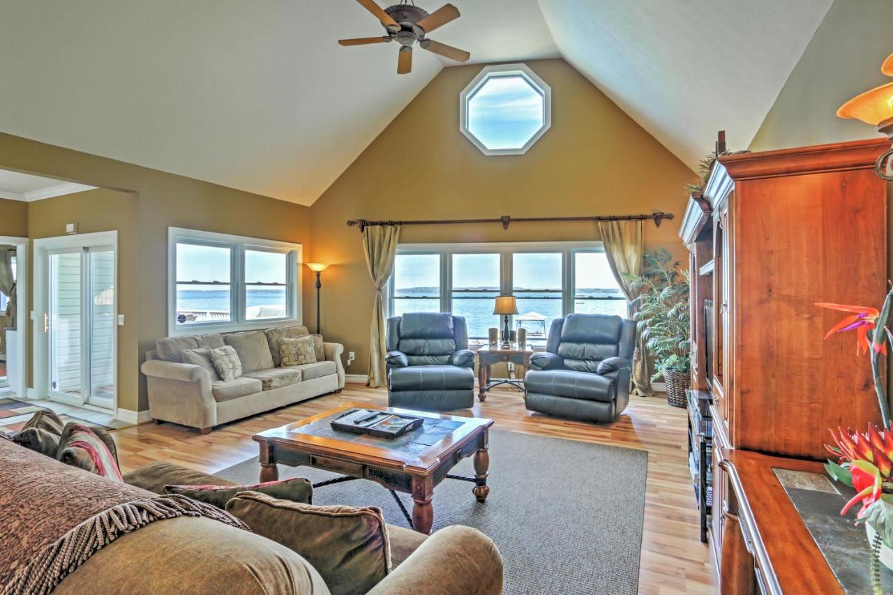 Waterfront Seneca Lake House Fire Pit And Boat Dock Женева Екстер'єр фото